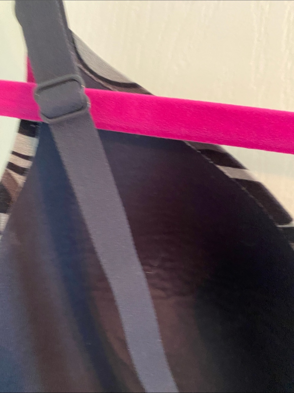 Maidenform Black, Pink & Gray Swirl Underwire Bra - Picture 4 of 4